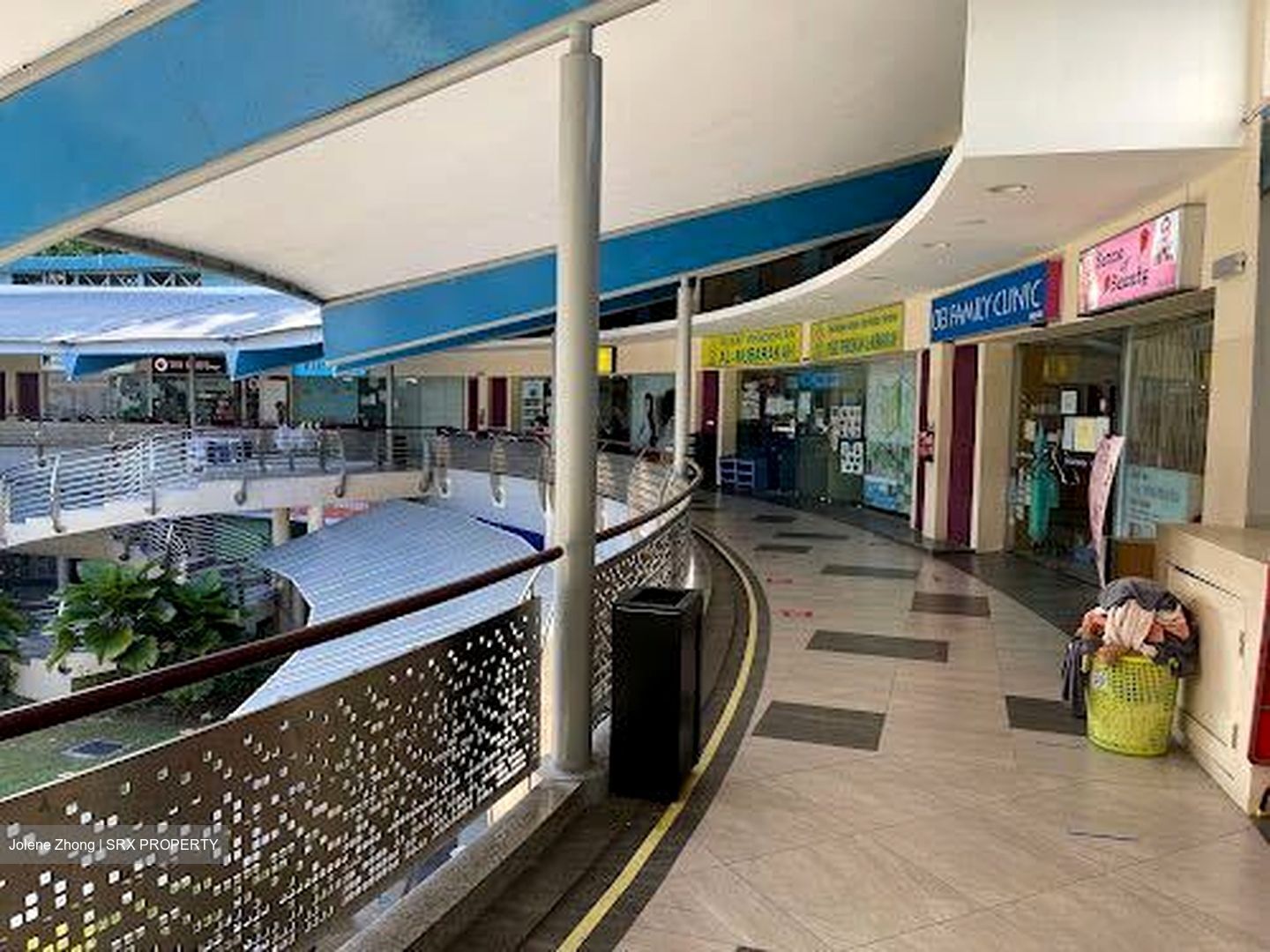 Elias Mall (D18), Retail #452374051